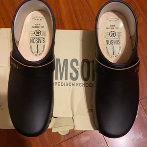 Simson clogs new never worn